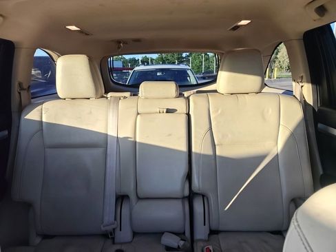 Used 2017 Toyota Highlander XLE AWD/4WD image 10