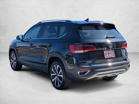 Certified 2024 Volkswagen Taos SE FWD image 8