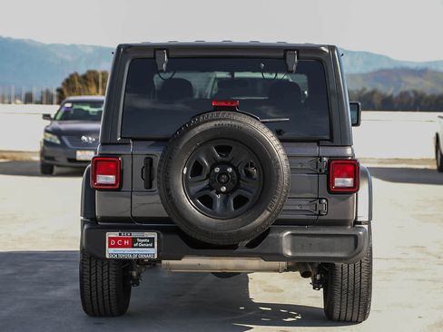 Used 2022 Jeep Wrangler Sport image 6