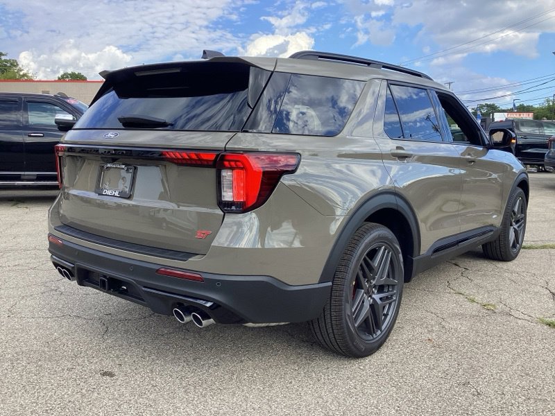 New 2027 Ford Explorer ST w/ Sun And Sound Package AWD/4WD image 9