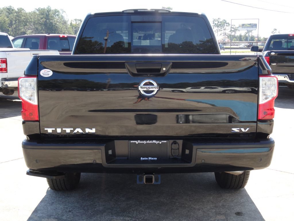 Used 2020 Nissan Titan SV w/ SV Convenience Package RWD image 4