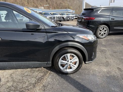 Used 2021 Nissan Kicks S FWD image 4