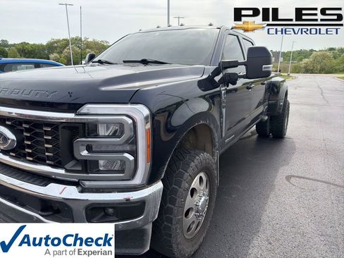 Used 2023 Ford F350 Lariat w/ Lariat Ultimate Package AWD/4WD image 1
