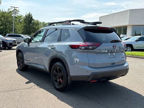 Certified 2025 Nissan Rogue SV AWD/4WD image 4