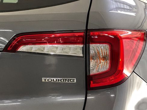 Used 2019 Honda Pilot Touring image 12