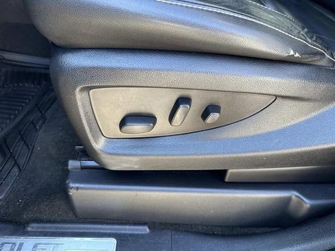 Used 2018 Chevrolet Suburban LT image 24