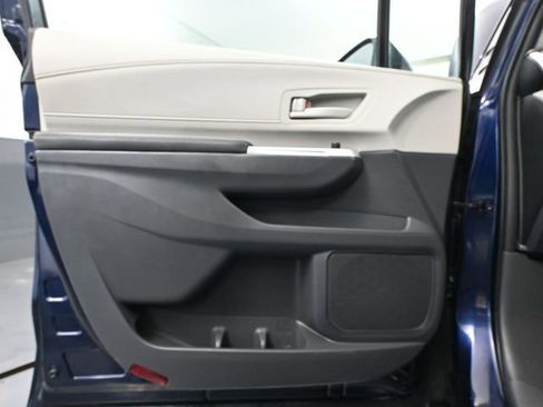 Used 2021 Toyota Sienna LE image 18