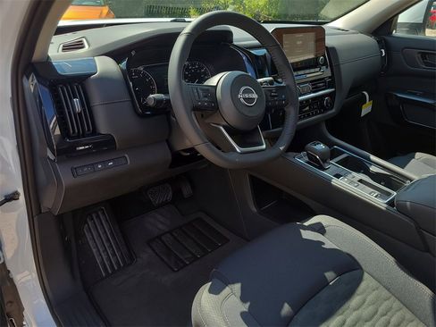 New 2025 Nissan Pathfinder SV w/ SV Premium Package image 14