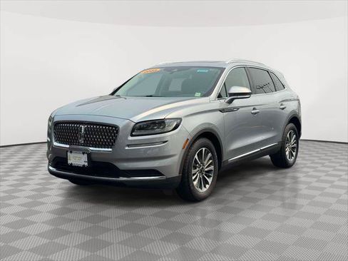 Used 2023 Lincoln Nautilus Reserve AWD/4WD image 3