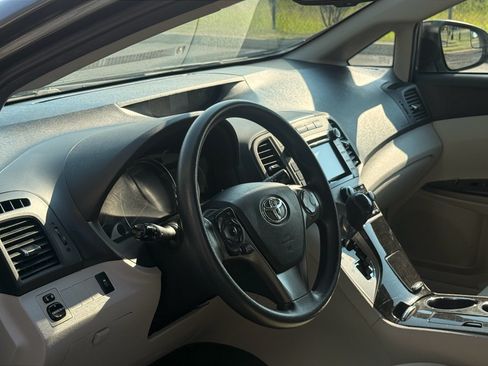 Used 2015 Toyota Venza LE FWD image 5