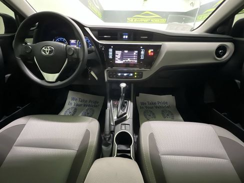 Used 2019 Toyota Corolla LE FWD image 18