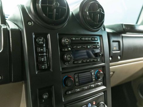 Used 2005 HUMMER H2 image 8