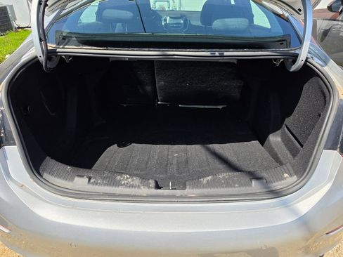 Used 2018 Chevrolet Cruze LT w/ Convenience Package FWD image 8