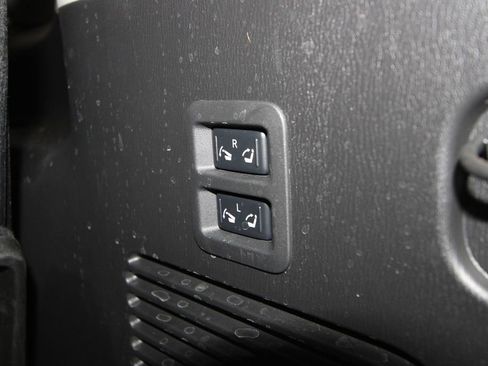 Used 2024 Nissan Armada Platinum w/ Captain's Chairs Package image 41