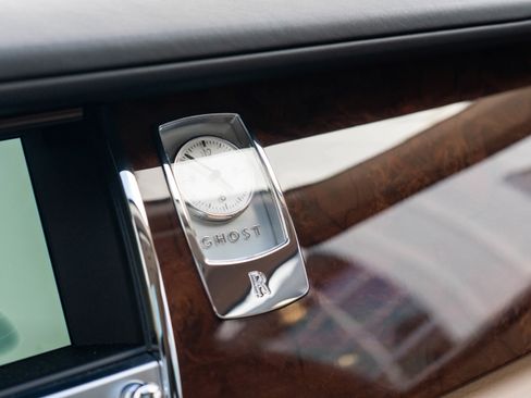 Used 2014 Rolls-Royce Ghost RWD image 21