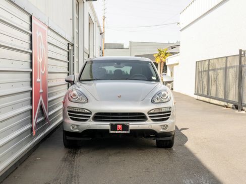 Used 2013 Porsche Cayenne Diesel AWD/4WD image 37