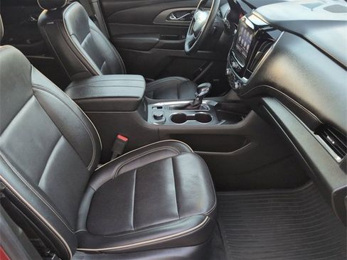 Used 2023 Chevrolet Traverse Premier image 29