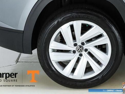 Used 2023 Volkswagen Atlas Cross Sport SE w/ Panoramic Sunroof Package FWD image 13
