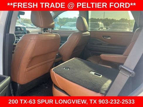 Used 2024 Nissan Pathfinder Platinum FWD image 8