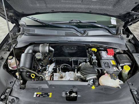 Used 2024 Jeep Compass Latitude image 31