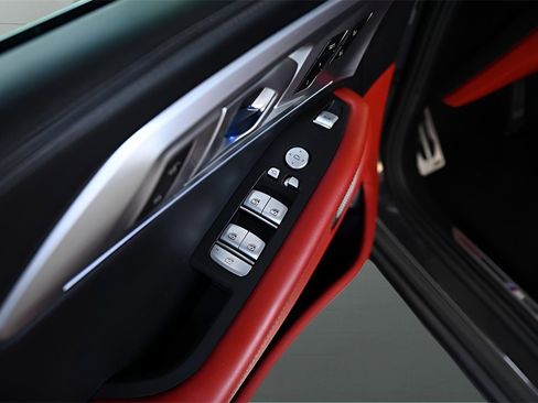 Used 2023 BMW XM image 13