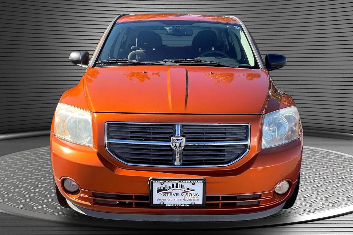 Used 2011 Dodge Caliber Heat FWD image 2