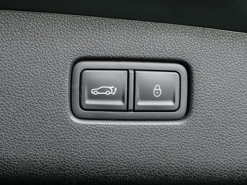 Used 2023 Genesis GV70 2.5T w/ Select Package image 33