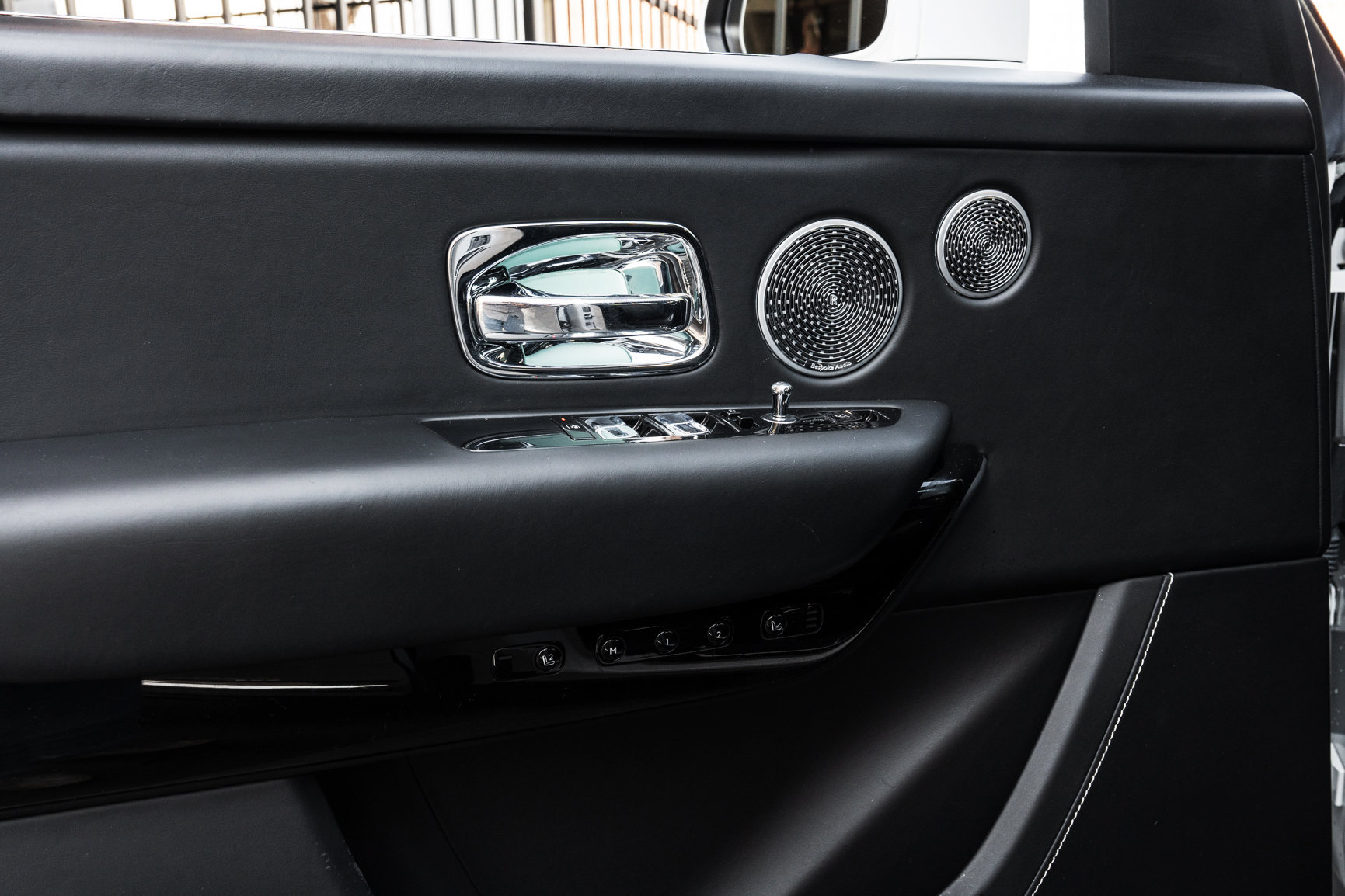 Used 2023 Rolls-Royce Cullinan w/ Technology Package AWD/4WD image 11