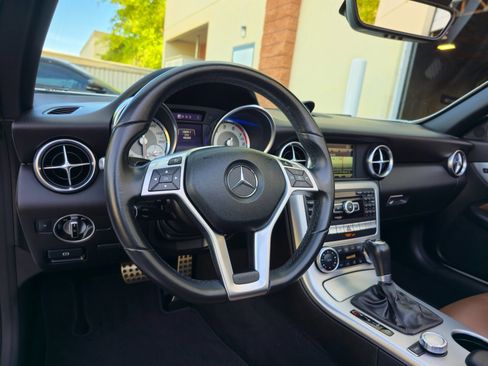Used 2016 Mercedes-Benz SLK 350 image 17