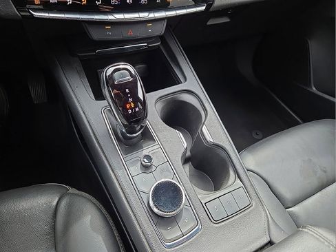 Used 2024 Cadillac XT4 Premium Luxury image 30