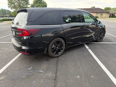 Used 2024 Honda Odyssey Sport image 4