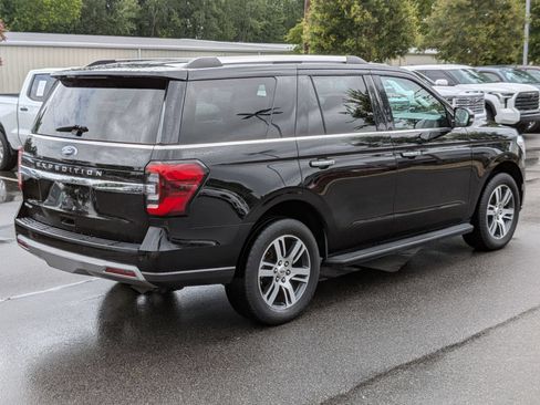 Used 2024 Ford Expedition Limited RWD image 3