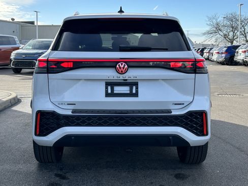 New 2026 Volkswagen Tiguan SEL R-Line image 6