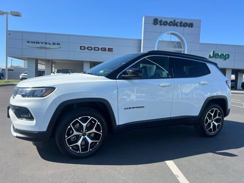 Used 2025 Jeep Compass Limited AWD/4WD image 1