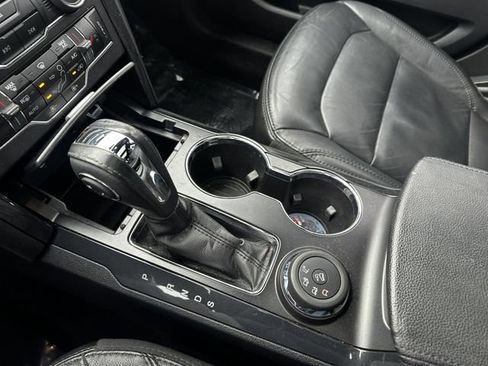 Certified 2018 Ford Explorer XLT w/ Equipment Group 202A image 25