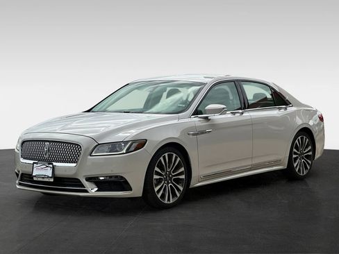 Used 2019 Lincoln Continental Select w/ Continental Climate Package FWD image 3