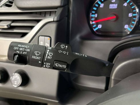 Used 2019 Chevrolet Tahoe 4WD image 28