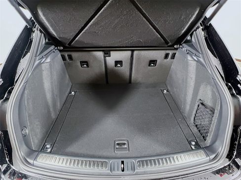 New 2026 Porsche Macan image 28