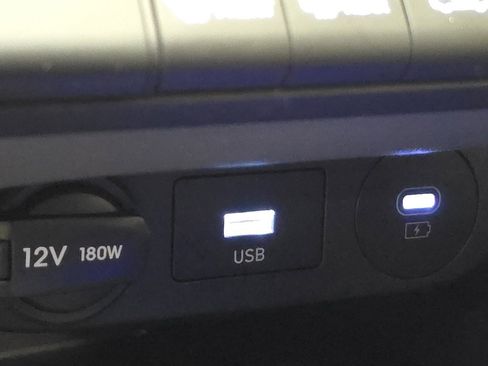 Used 2025 Hyundai Elantra Sport image 8