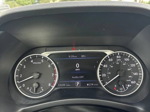 Used 2025 Nissan Sentra SV FWD image 9
