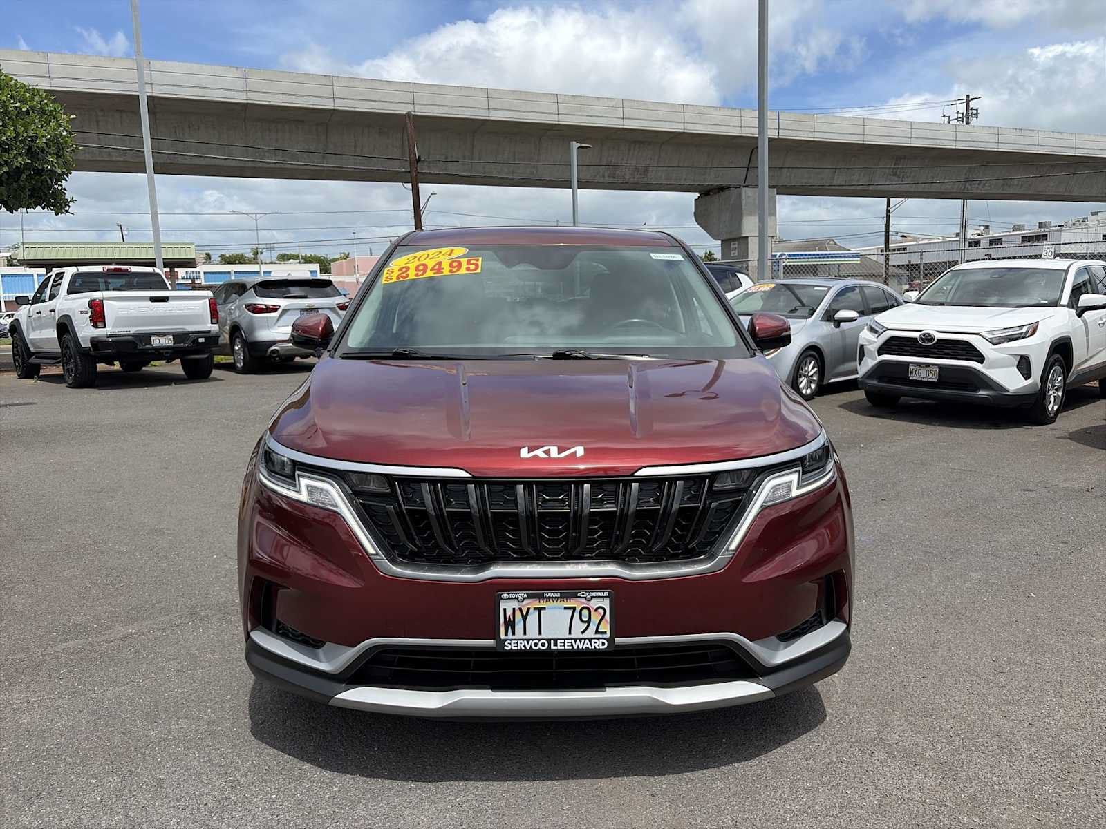 Used 2024 Kia Carnival LX FWD image 3