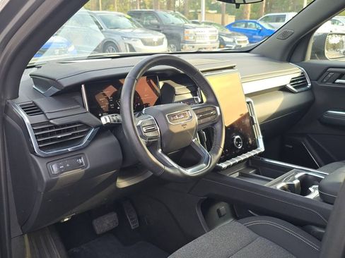 Used 2025 GMC Acadia Elevation image 13