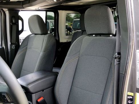 Used 2025 Jeep Wrangler Unlimited Sport AWD/4WD image 10