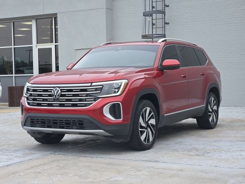 Used 2024 Volkswagen Atlas SEL AWD/4WD image 4