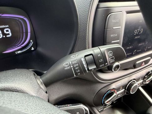 Used 2025 Kia Soul LX w/ LX Technology Package image 32