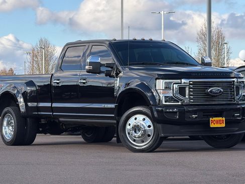 Used 2022 Ford F450 Platinum w/ FX4 Off-Road Package image 2