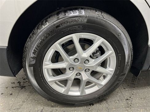 Used 2022 Chevrolet Equinox LT image 32