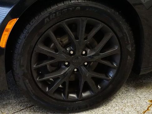 Certified 2018 Chrysler Pacifica Limited image 10