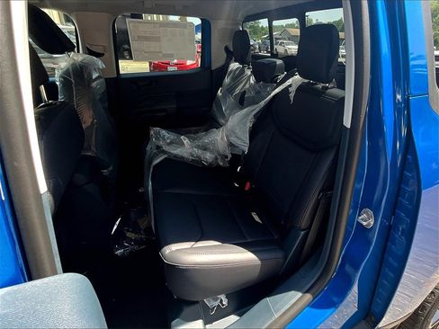 New 2025 Ford Maverick Lariat w/ Black Appearance Package image 11