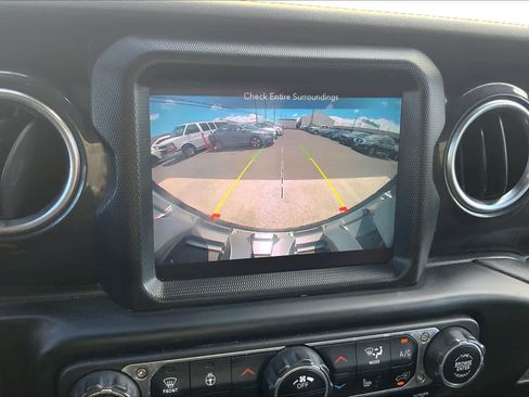 Used 2021 Jeep Wrangler Unlimited Sahara AWD/4WD image 26